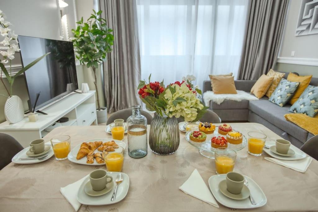 Charming Apart New 2 Bedrooms With Aircon Paris Exterior photo