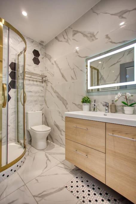 Charming Apart New 2 Bedrooms With Aircon Paris Exterior photo