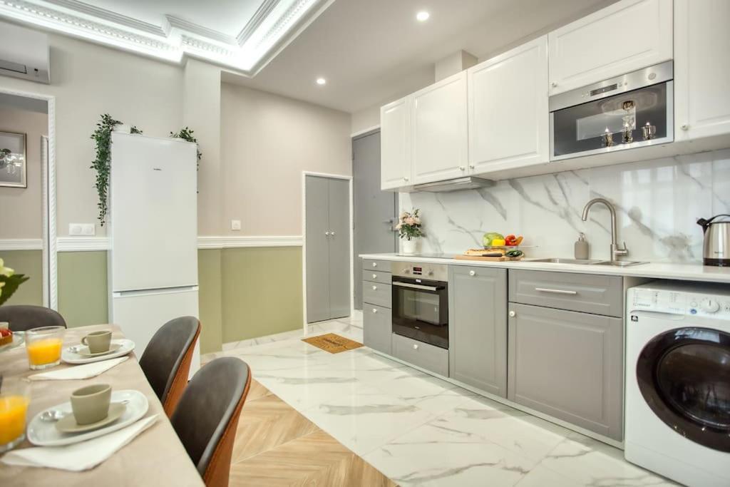 Charming Apart New 2 Bedrooms With Aircon Paris Exterior photo